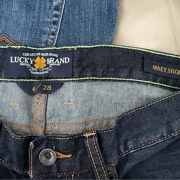 Bundle of 3 pairs women jeans 
size: 6/28

Lucky brand, Zara, Sears - Picture 11 of 11